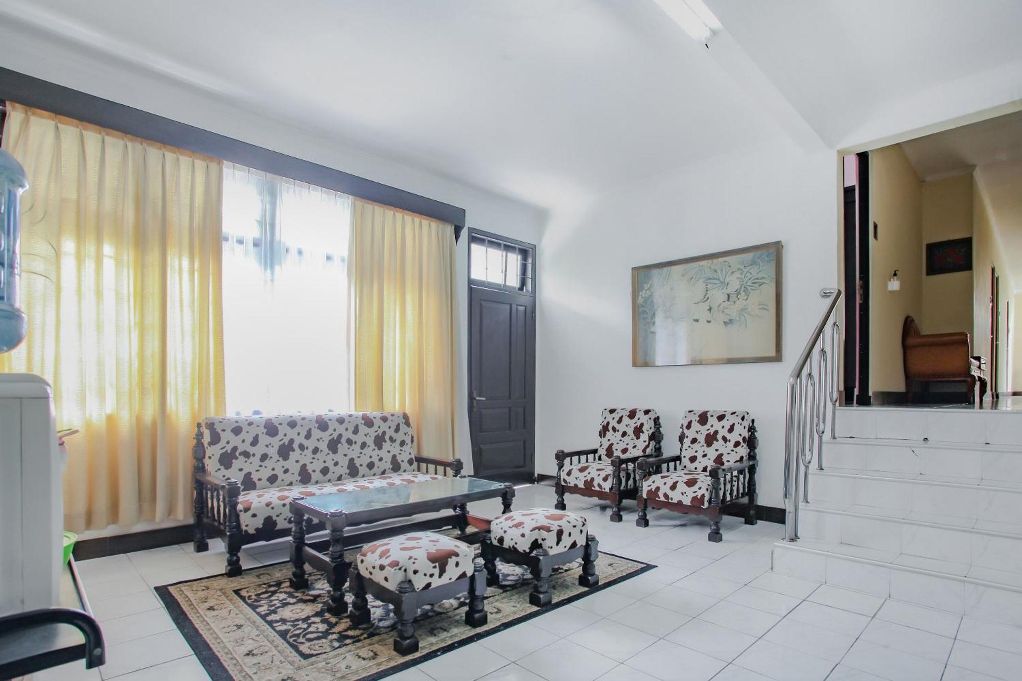 Wisma Pakuan Syariah Bogor Bagian luar foto