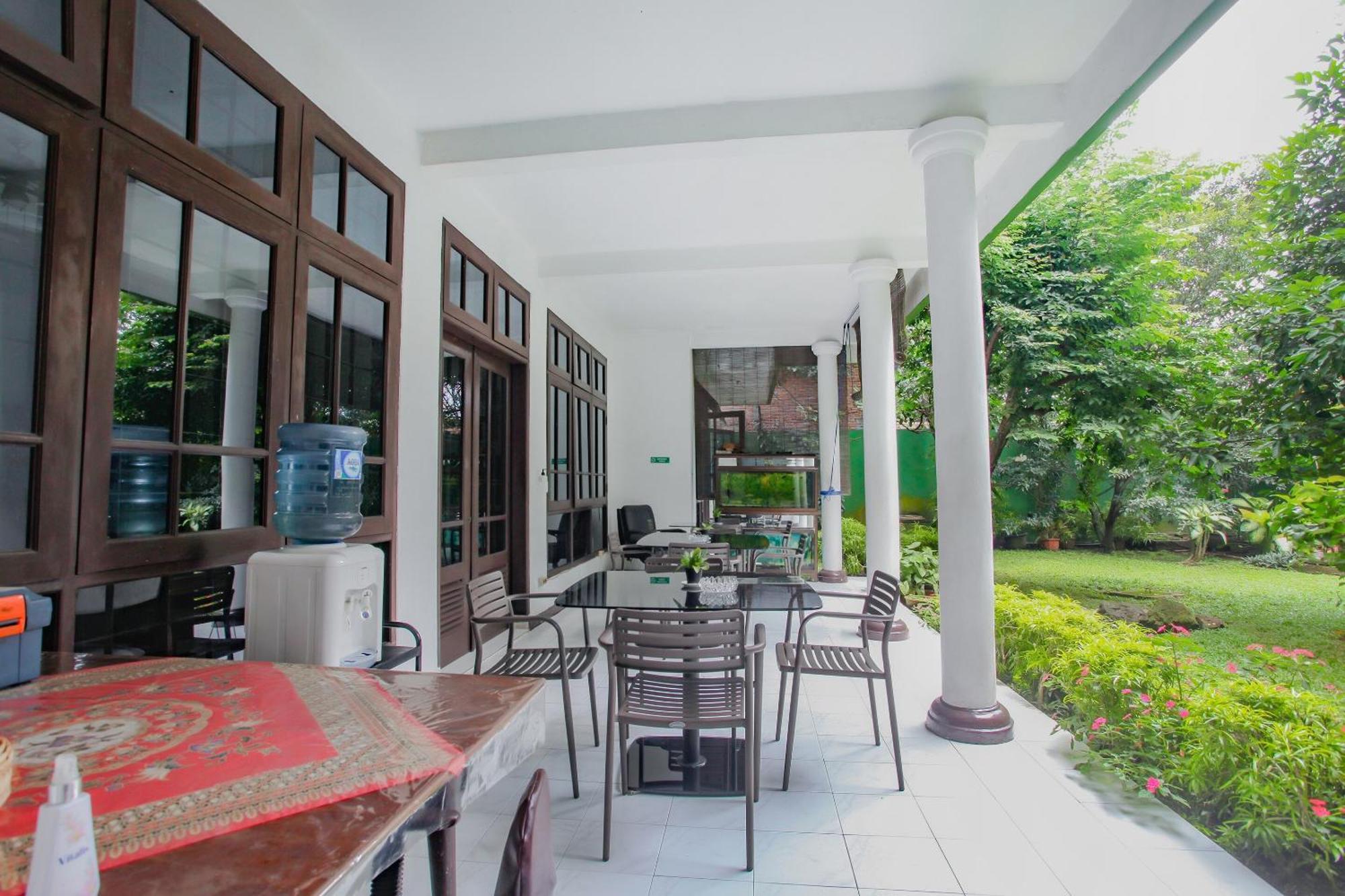 Wisma Pakuan Syariah Bogor Bagian luar foto