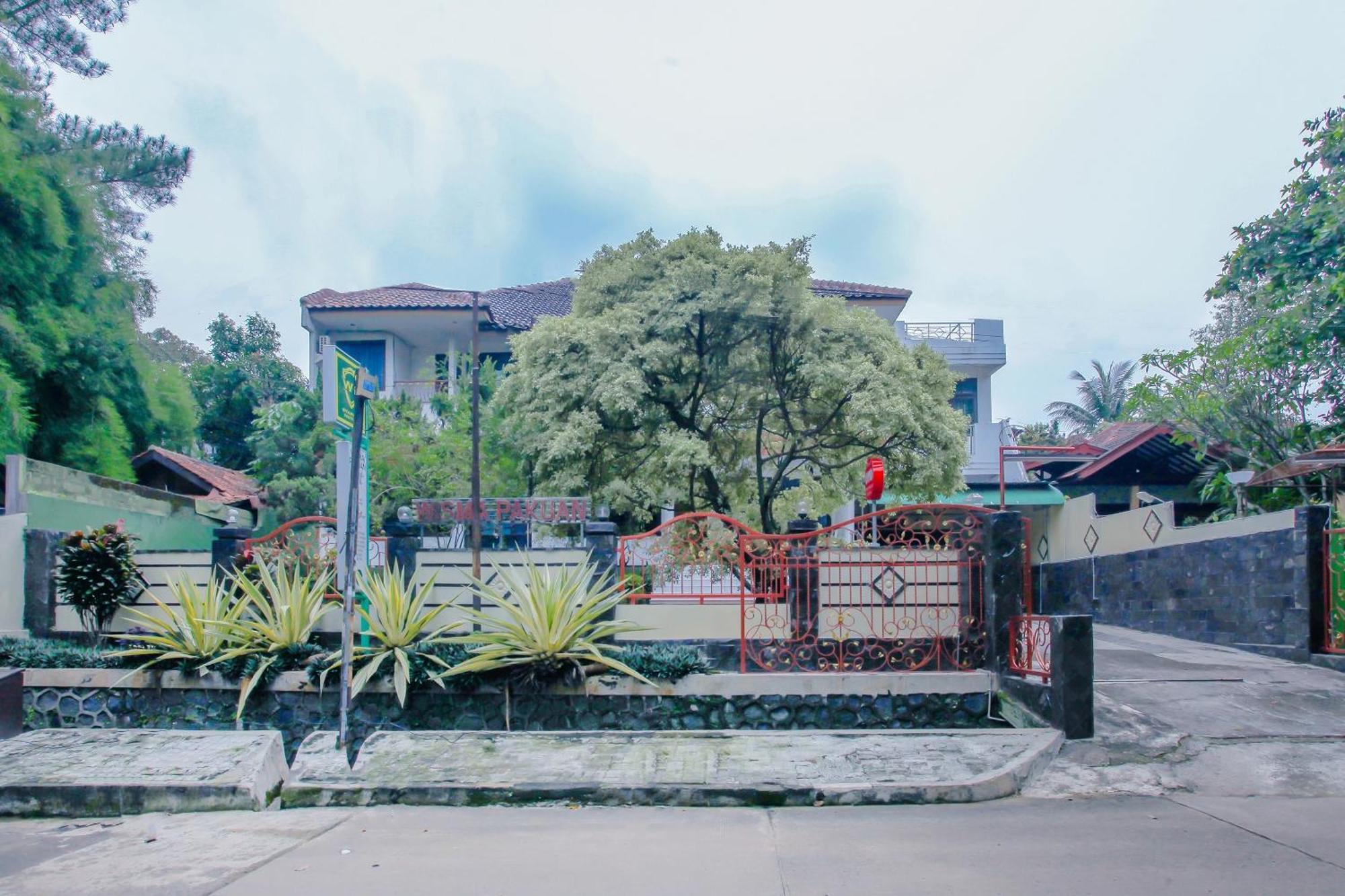 Wisma Pakuan Syariah Bogor Bagian luar foto