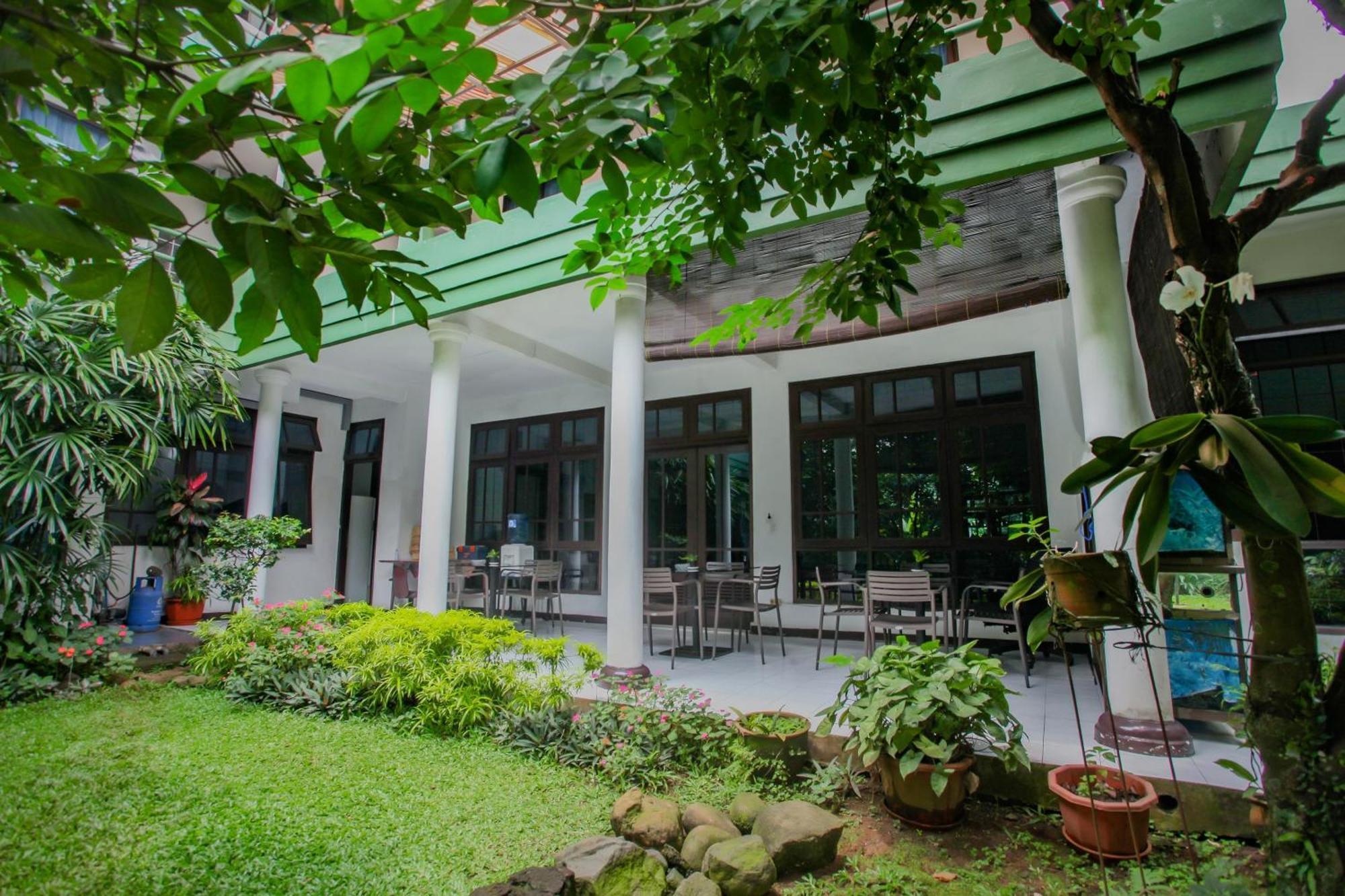 Wisma Pakuan Syariah Bogor Bagian luar foto